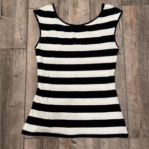 Express Tank with scoop back